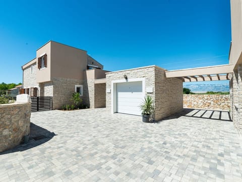 Romantische Villa mit Pool und Sauna, in Strandnähe