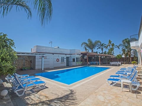 Familienvilla in Paralimni mit spektakulärer Aussicht