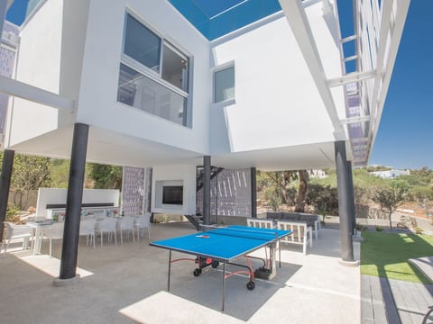 Ferienvilla "Chloe" mit Terrasse und Garten