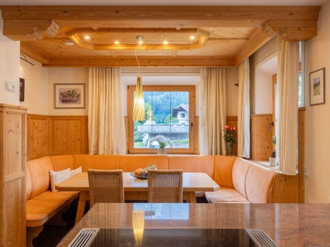 Villa Emma, Ferienhaus für bis zu 10 Personen, eigener Garten, absolute Privats