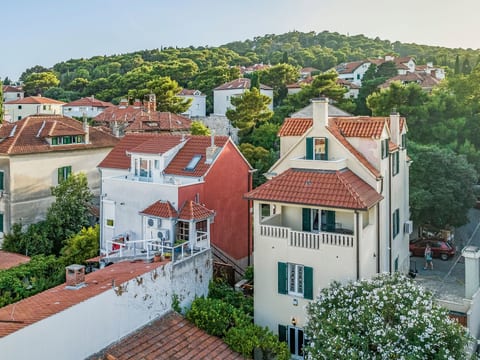 Villa Anna Varos