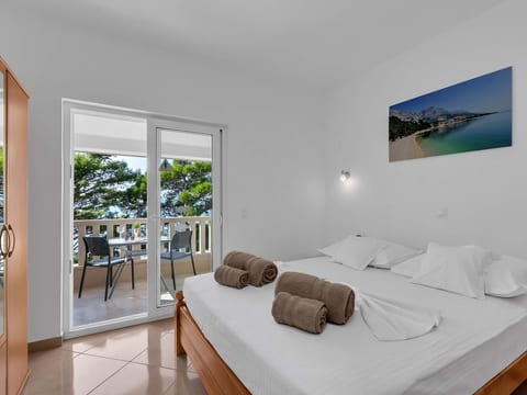 Pine Canopy Family Studio mit Balkon und Meerblick A3