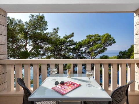 Pine Canopy Family Studio mit Balkon und Meerblick A3