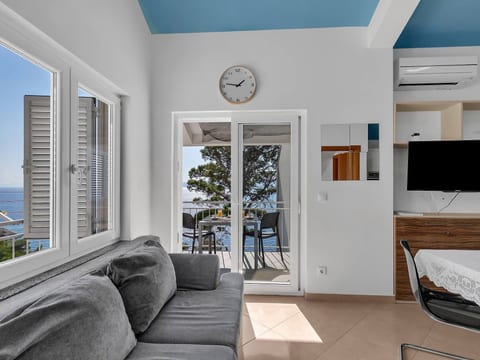 Pine Canopy Studio Apartment mit Meerblick A11