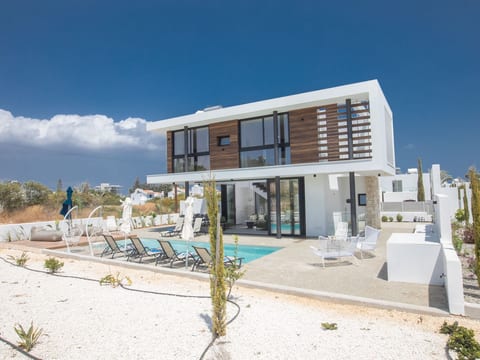 mit Pool in Protaras