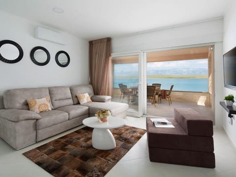 Apartment Vista Royal 4