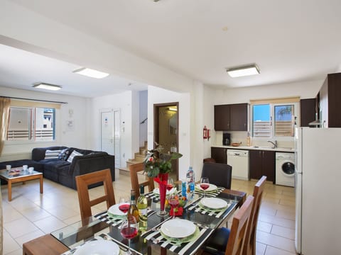 Moderne Ferienvilla PV5 mit großem Garten