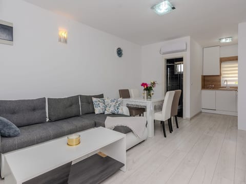 Apartment Lucica 4