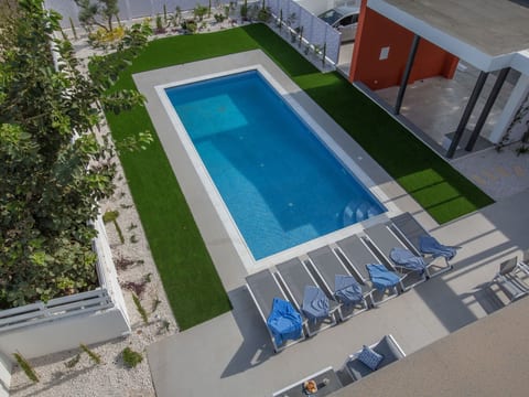 Neue, luxuriöse 3-Schlafzimmer-Villa in Protaras Zentrum