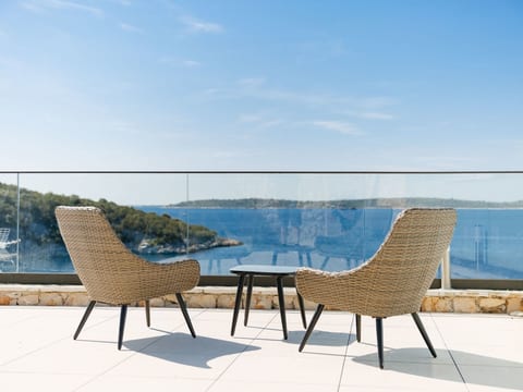Charmantes Ferienhaus in Vinišće mit Privatem Pool und Meerblick
