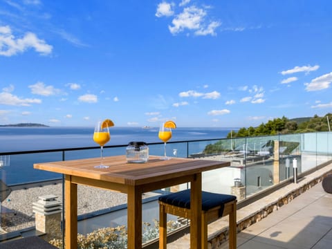 Charmantes Ferienhaus in Vinišće mit Privatem Pool und Meerblick
