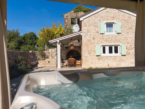"Misto" mit Whirlpool