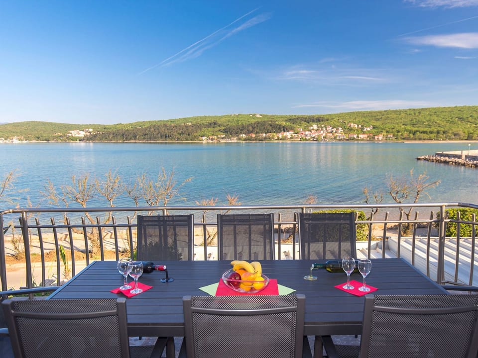 Wohnung Tamaris D direkt am Strand - Čižići