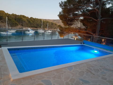 Aurea 3 Modernes Apartment direkt am Meer