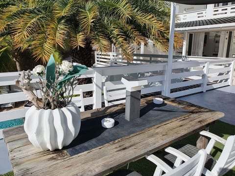 Schöne Familienwohnung mit großer Veranda in Curacao Jan Thiel