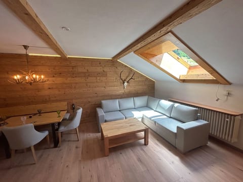 FeWO Allgäu Chalet - gemütliche Hüttenatmosphäre und Schwimmbad und Sauna im Ha