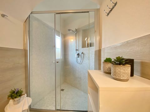 Casa Rosa Tre, 45 Quadratmeter Wohnung und Parkplatz