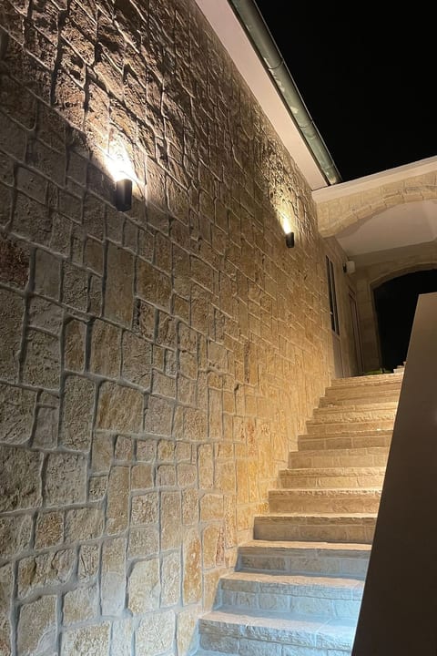 Stonehouse-Pag