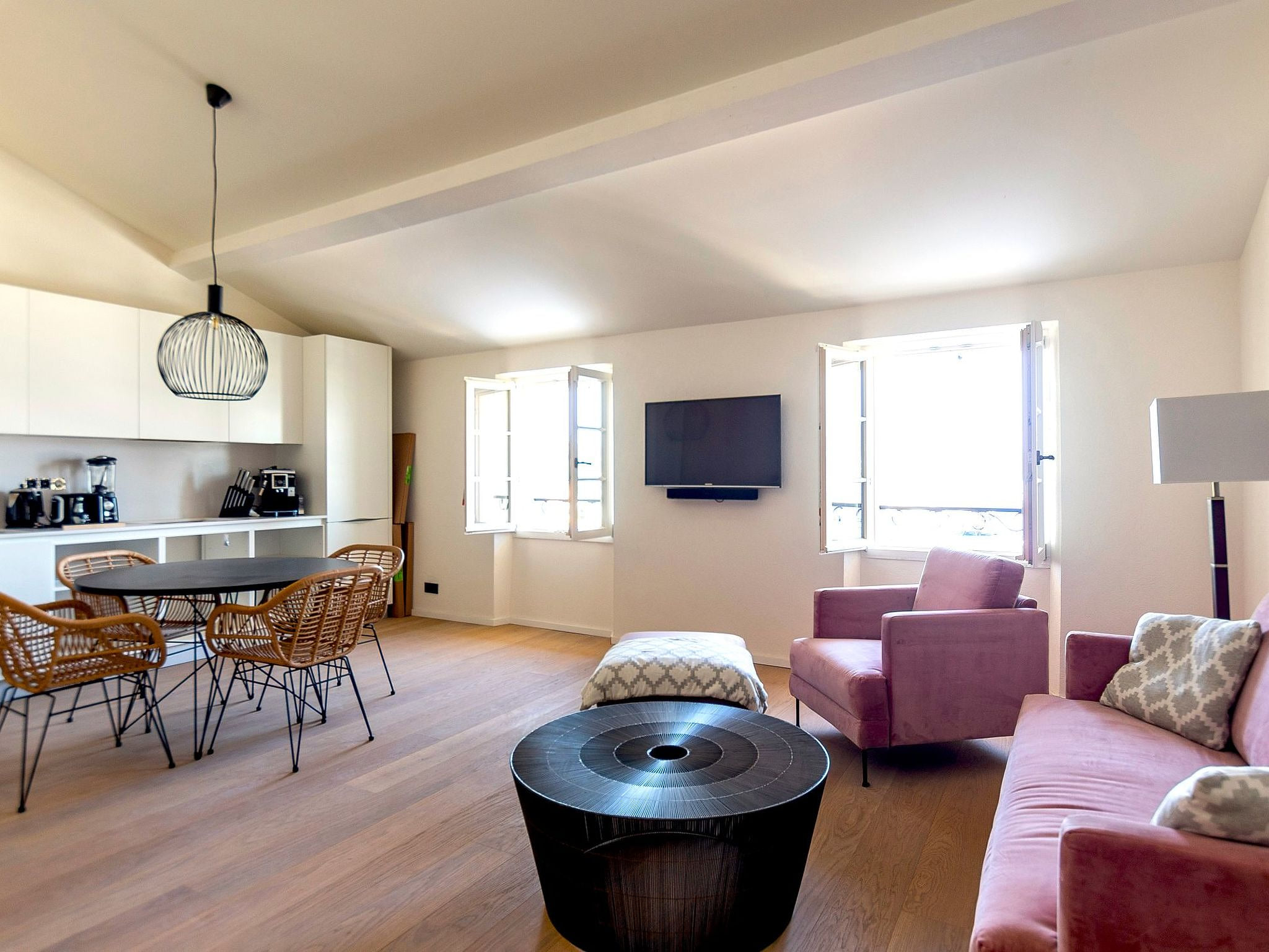 Superb 3 Bedroom Apartment on the Port