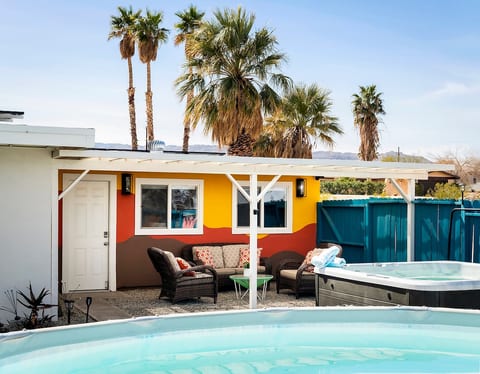 Pool, Spa, Stars, Mid-Century Style, 8 min to JTNP image 3