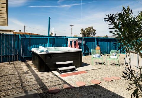 Pool, Spa, Stars, Mid-Century Style, 8 min to JTNP image 4