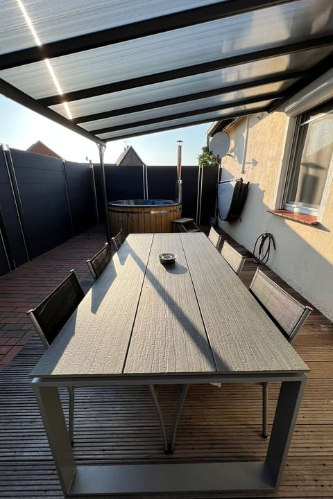 mit privat Hottub und Klima.
