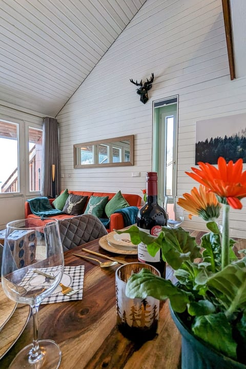 Schwarzwald Loft mit Schwimmbad und herrlicher Aussicht