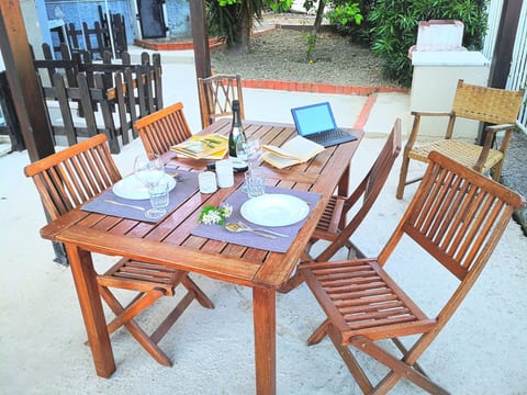 Wohnung mit Garten, wenige Minuten vom Meer entfernt