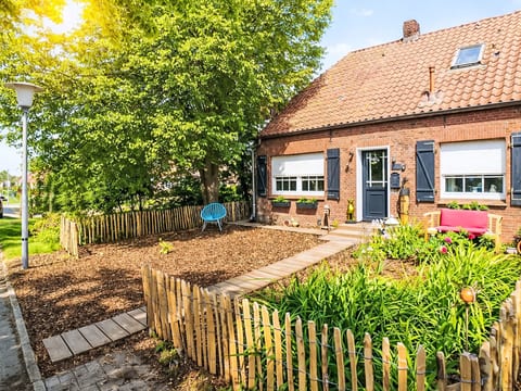 Huus an`t Dörpsdiek
