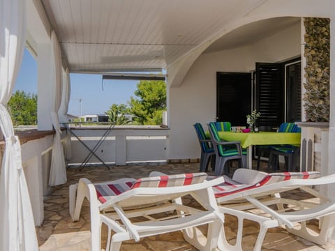 Apartment Santek 2