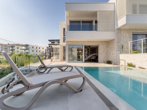 Neue moderne Villa "Smokva 1" mit Pool