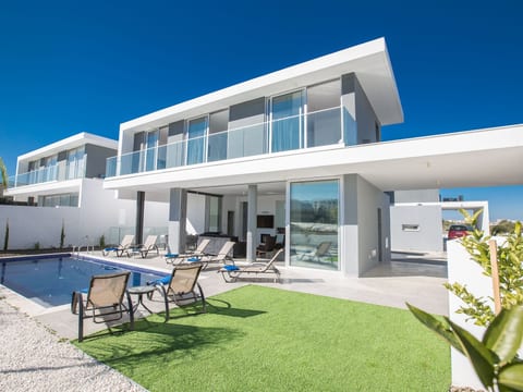Atemberaubende Villa Olivine mit Meerblick