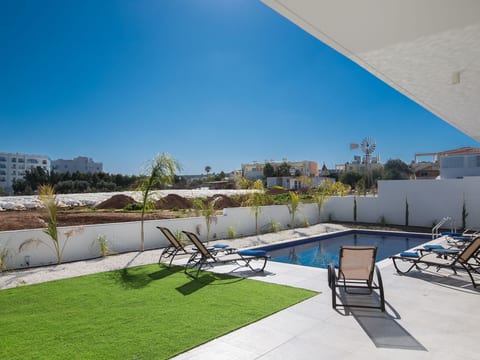 Atemberaubende Villa Olivine mit Meerblick