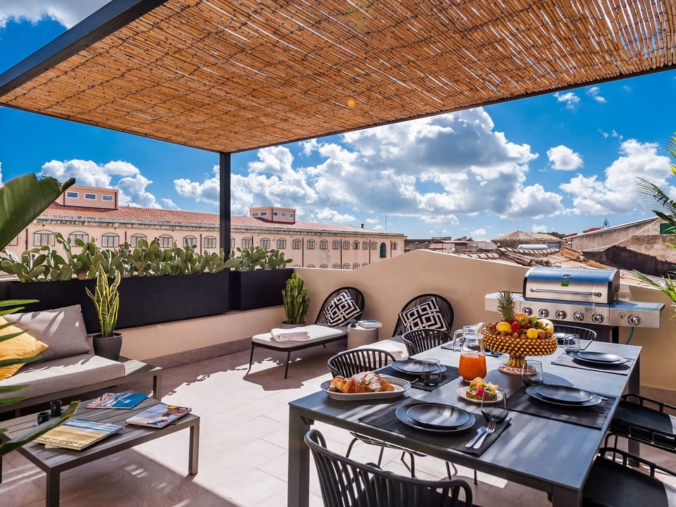 mit Terrasse - Catania