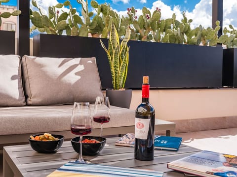 mit Terrasse