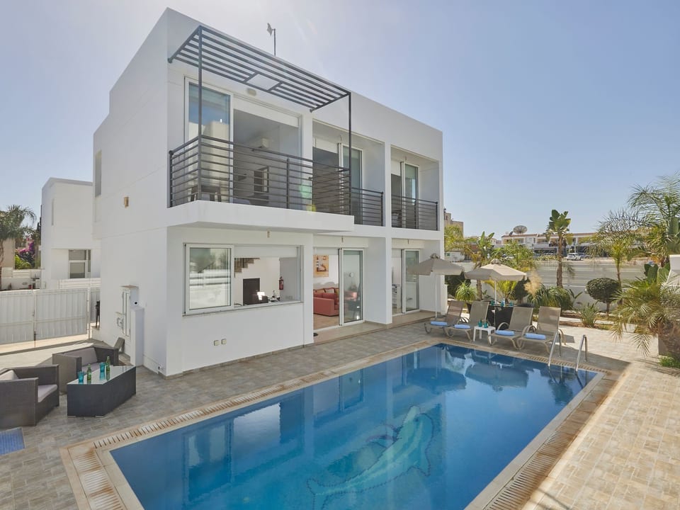 in Paralimni mit geräumigem Garten - Pegeia