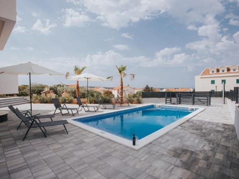 Pool Villa Aldura