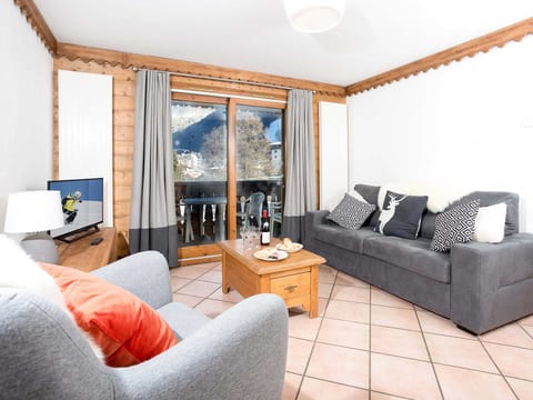 in Chamonix mit geräumigem Balkon und weitem Blick