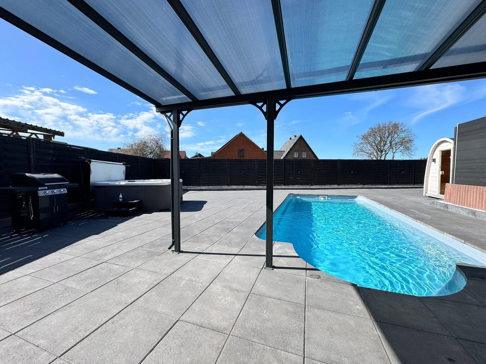 mit privat Hottub und Klima. - Neubörger