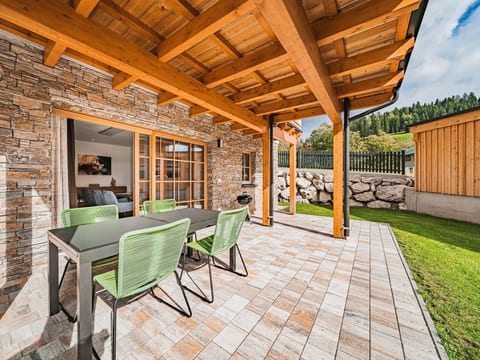 in Rußbach Am Pass Gschütt mit Garten, Terrasse und Grill