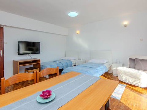 Apartment Kurta 1