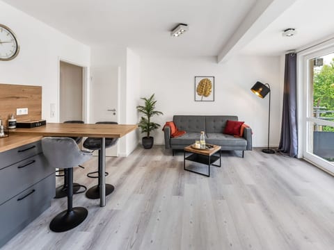 Appartement in Südfriedhof mit Großem Balkon