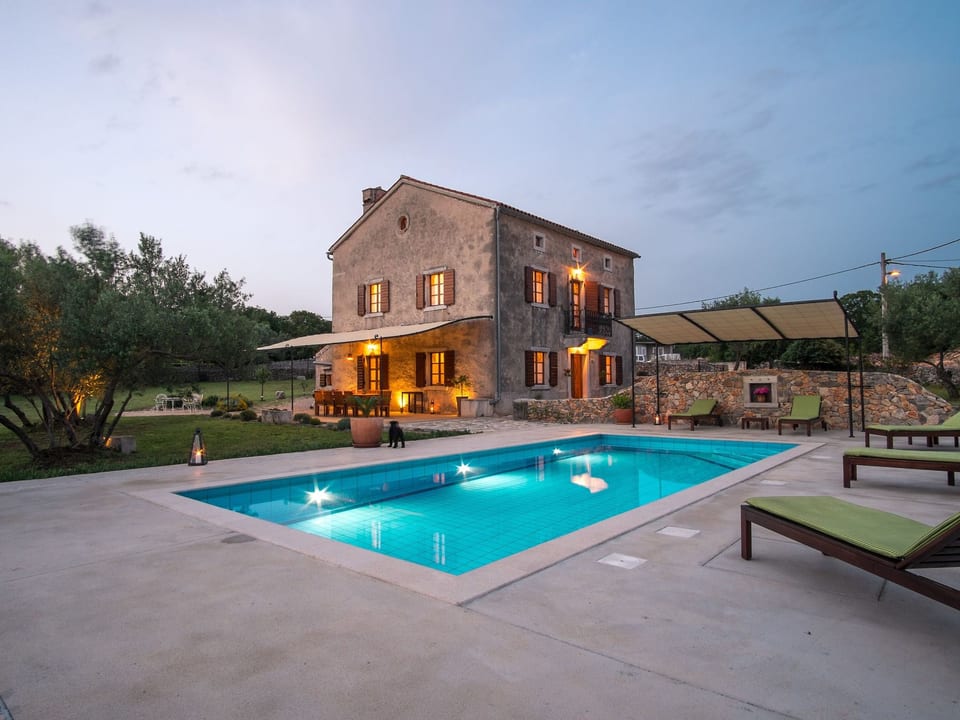 Villa avec piscine, jardin d'oliviers et vue sur la mer - Krk