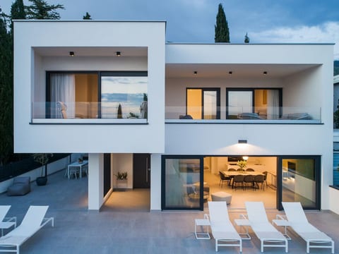 Moderne Villa "XeMa" am Meer, magischer Blick