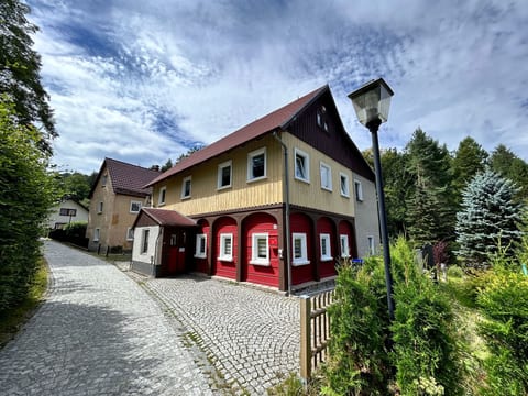 Waldferienhaus Dunja mit Sauna, Whirlpool, direkt am Waldrand, Kletterfelsen