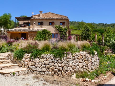 Traumhafte Naturstein-Finca in ruhiger Lage