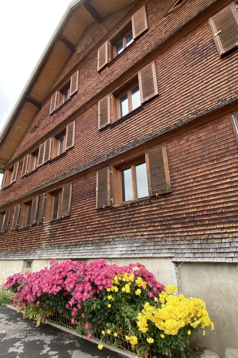 Neue Ferienwohnung in Schwarzenberg mit Garten und Grill