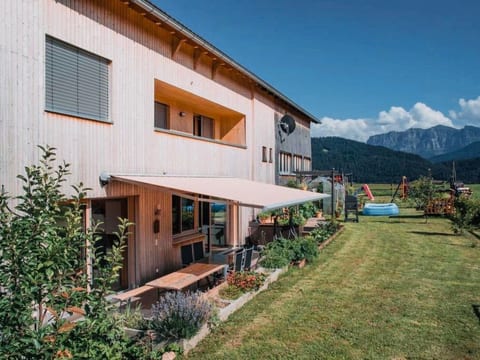 Neue Ferienwohnung in Schwarzenberg mit Garten und Grill