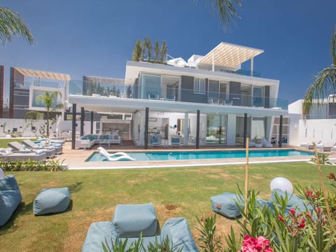 Protaras Olivine Villa mit herrlichem Garten, Pool