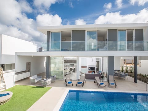 3 Schlafzimmer Villa OL26 mit Pool in Protaras